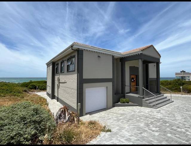 5 BEDROOM HOUSE FOR SALE IN KLEINBAAI